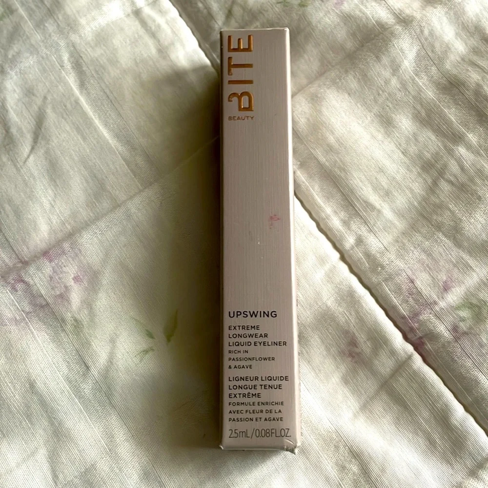 Bite upswing liquid eyeliner